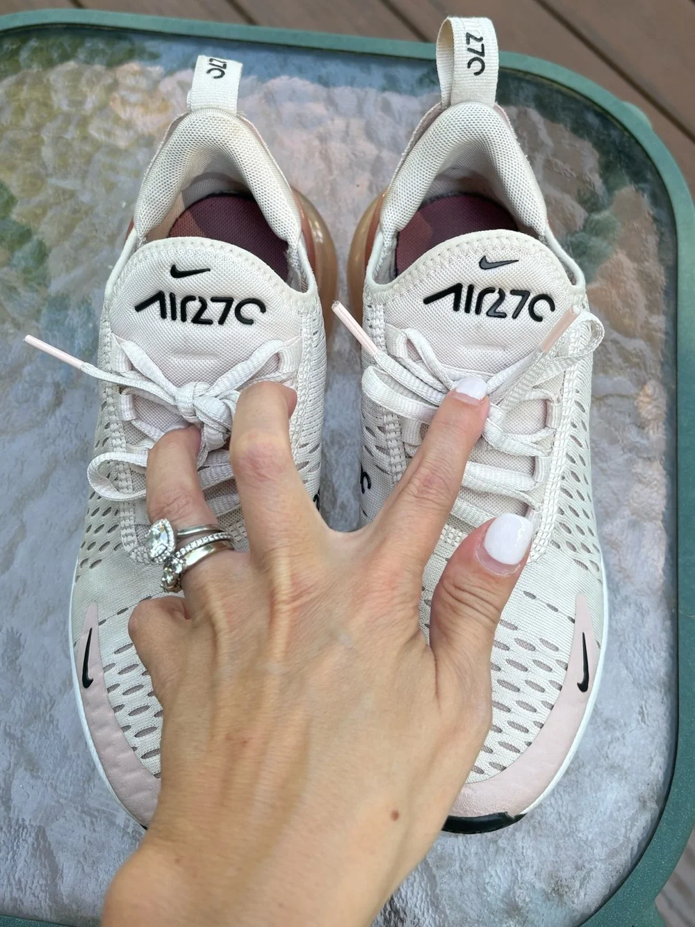 ✨ NIKE ✨ Pink Air Max 270 Sneakers Size 6